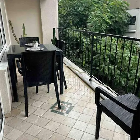 Bebek Sahilde, Oezel Tasarim Uecretsiz Vale
